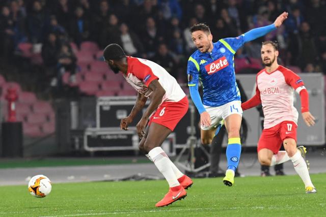 世体：巴萨本轮西甲将穿白色球裤致敬经典